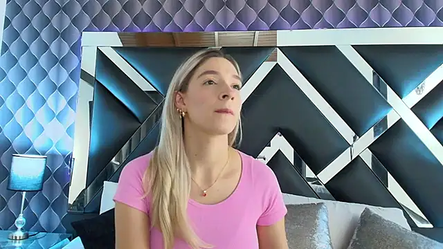 victoriaa lee  online show from 02-06-25, 07:07