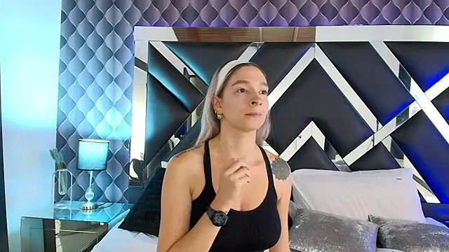 victoriaa lee  online show from 02-24-25, 10:47