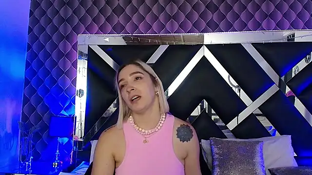 victoriaa lee  online show from 06-05-26, 08:36
