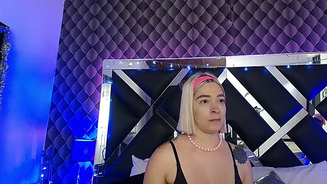 victoriaa lee  online show from 07-25-26, 07:55