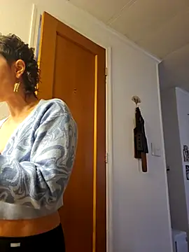 Snapshot of mossy_kiss chatting on 03-13-25, 02:23 mossy kiss online show from 03-13-25, 02:23