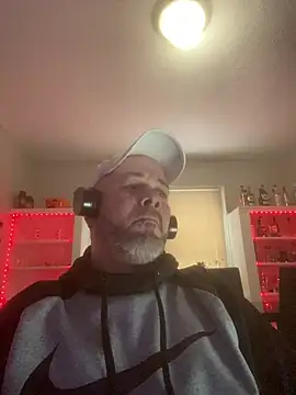 Snapshot of Cristian-Brayan chatting on 02-09-25, 01:35 Cristian-Brayan online show from 02-09-25, 01:35