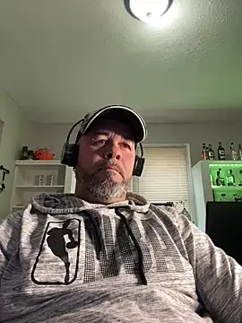 Snapshot of Cristian-Brayan chatting on 03-22-25, 02:58 Cristian-Brayan online show from 03-22-25, 02:58