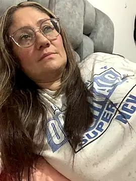 Snapshot of gabiTetas chatting on 12-05-24, 11:27 gabiTetas online show from 12-05-24, 11:27