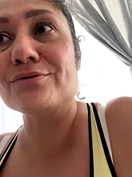 Snapshot of gabiTetas chatting on 10-05-25, 05:00 gabiTetas online show from 10-05-25, 05:00