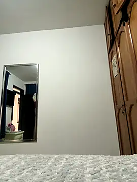 Snapshot of gabiTetas chatting on 10-17-25, 07:27 gabiTetas online show from 10-17-25, 07:27