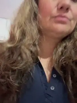 Snapshot of gabiTetas chatting on 10-18-25, 10:43 gabiTetas online show from 10-18-25, 10:43