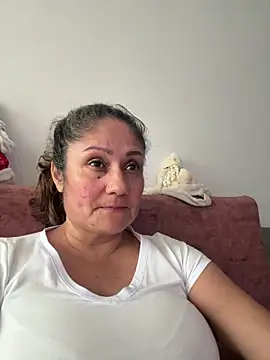 Snapshot of gabiTetas chatting on 12-18-25, 08:37 gabiTetas online show from 12-18-25, 08:37