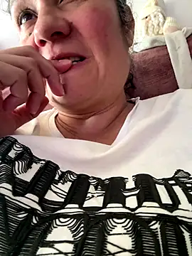 Snapshot of gabiTetas chatting on 12-19-25, 07:54 gabiTetas online show from 12-19-25, 07:54