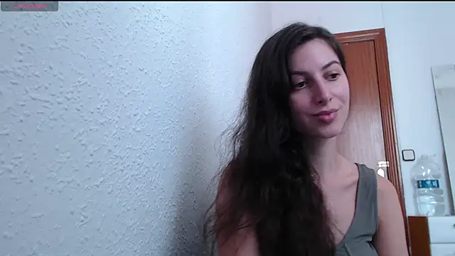 Snapshot of _Hot_Lady_ chatting on 09-18-25, 12:18 Hot Lady online show from 09-18-25, 12:18