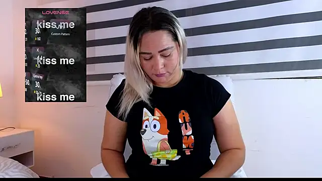 Snapshot of WANDAFOXX1 chatting on 01-30-25, 04:06 WANDAFOXX1 online show from 01-30-25, 04:06