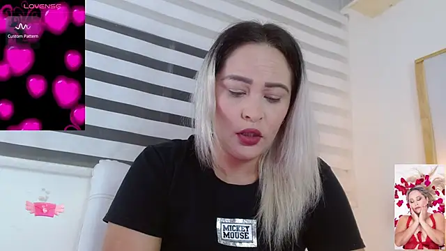 Snapshot of WANDAFOXX1 chatting on 03-13-25, 02:49 WANDAFOXX1 online show from 03-13-25, 02:49
