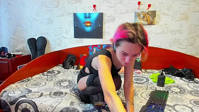 KagamiTayga online show from 02-15-25, 08:00