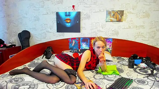 KagamiTayga online show from 03-13-25, 11:41