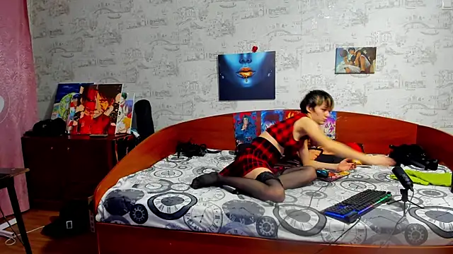 KagamiTayga online show from 11-09-25, 02:32