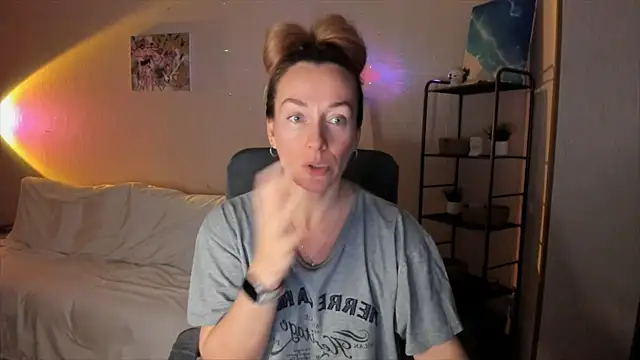 RebeccaMartinez online show from 11-08-25, 10:48