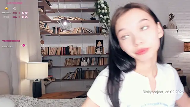 Snapshot of Riskyproject chatting on 02-28-25, 07:05 Riskyproject online show from 02-28-25, 07:05