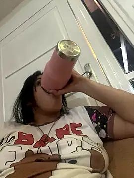 Snapshot of kamila-wc chatting on 01-10-26, 05:42 kamila-wc online show from 01-10-26, 05:42