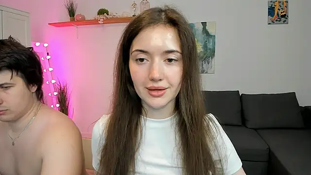 Snapshot of PollyFlame chatting on 09-23-25, 08:23 PollyFlame online show from 09-23-25, 08:23