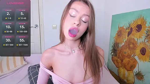 Snapshot of nymphobaby chatting on 02-06-25, 09:38 nymphobaby online show from 02-06-25, 09:38