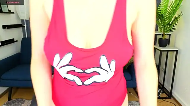 Snapshot of JeannieFox_ chatting on 10-12-25, 06:23 JeannieFox online show from 10-12-25, 06:23