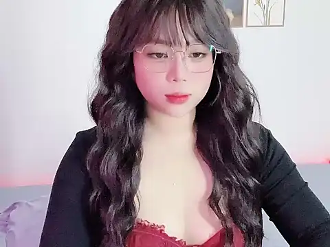 Snapshot of __Lyly__ chatting on 10-28-25, 02:15 Lyly online show from 10-28-25, 02:15