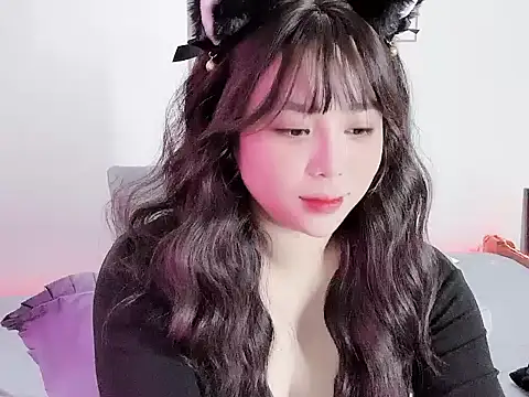 Snapshot of __Lyly__ chatting on 11-27-25, 01:40 Lyly online show from 11-27-25, 01:40