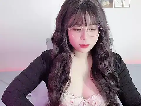 Snapshot of __Lyly__ chatting on 12-01-25, 02:16 Lyly online show from 12-01-25, 02:16