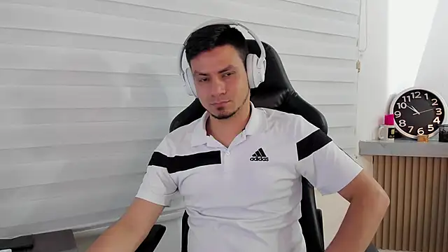 Rick Diesel  online show from 10-31-25, 03:51