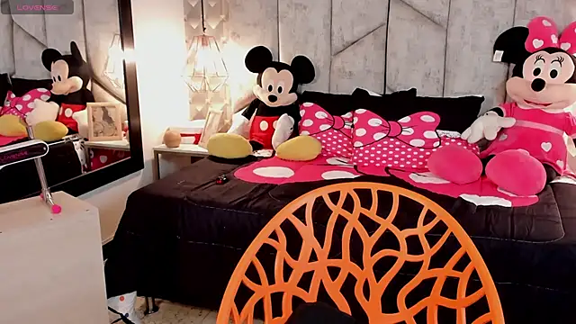 NiicolleMiller online show from 10-09-25, 12:36