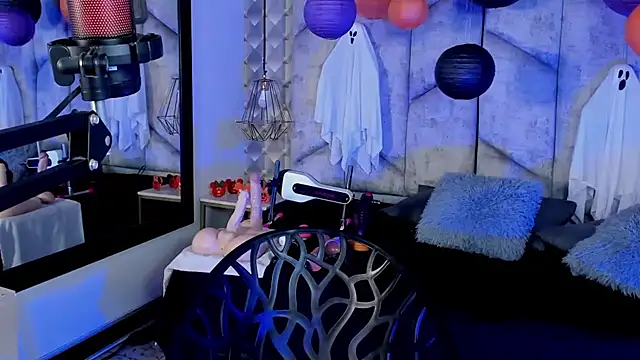 NiicolleMiller online show from 10-27-25, 11:31