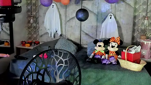 NiicolleMiller online show from 10-30-25, 11:38