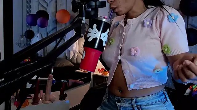 NiicolleMiller online show from 10-31-25, 11:44