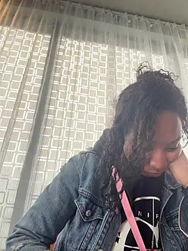 Iceblanca online show from 04-28-26, 02:44