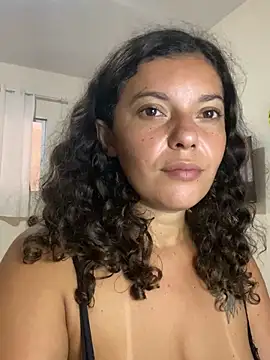 Snapshot of -Marivalda- chatting on 11-04-25, 01:43 -Marivalda- online show from 11-04-25, 01:43