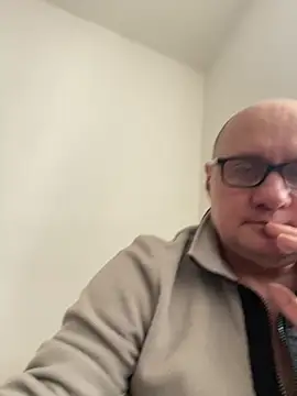 Snapshot of vanjbi45 chatting on 02-21-25, 08:51 vanjbi45 online show from 02-21-25, 08:51