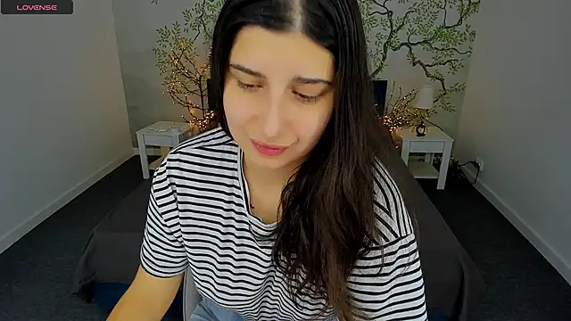 Linda EX online show from 02-08-25, 07:37