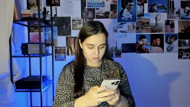 Snapshot of Tenderalise chatting on 12-11-24, 06:20 Tenderalise online show from 12-11-24, 06:20