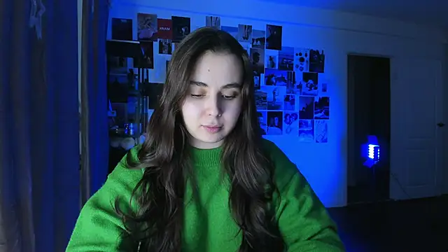 Snapshot of Tenderalise chatting on 01-06-25, 07:35 Tenderalise online show from 01-06-25, 07:35