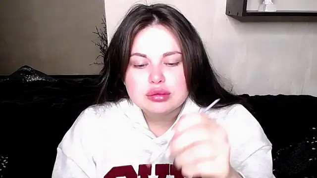 Emily Mo online show from 10-24-25, 08:11