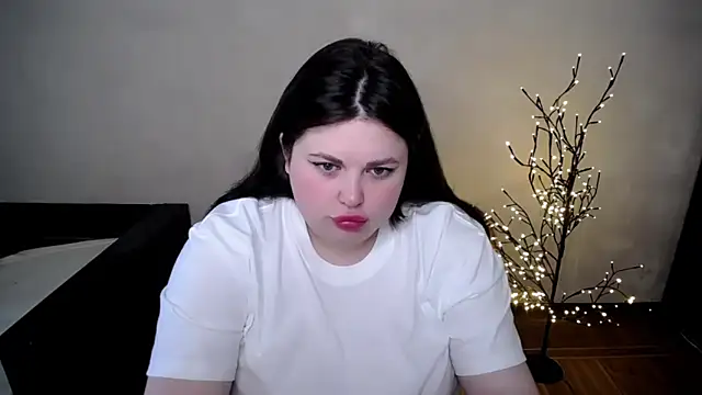 Emily Mo online show from 05-08-26, 05:46