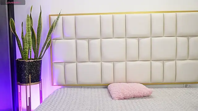 Snapshot of Anais_aradia chatting on 12-20-25, 05:14 Anais aradia online show from 12-20-25, 05:14