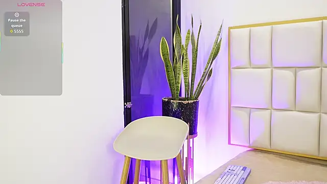 Snapshot of Anais_aradia chatting on 01-09-26, 04:59 Anais aradia online show from 01-09-26, 04:59