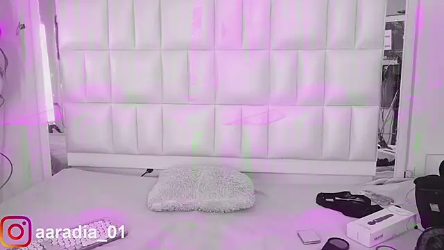 Snapshot of Anais_aradia chatting on 02-06-26, 07:12 Anais aradia online show from 02-06-26, 07:12