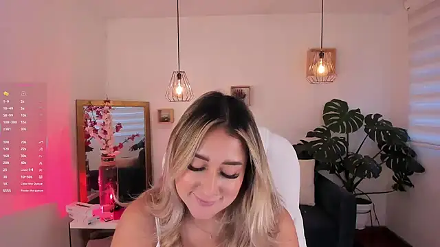 Snapshot of dina_ride chatting on 09-23-25, 12:19 dina ride online show from 09-23-25, 12:19