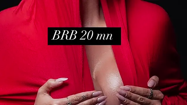 Snapshot of liah_v chatting on 01-18-25, 11:11 liah v online show from 01-18-25, 11:11