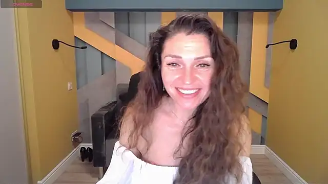 EllaLong online show from 01-24-25, 03:45