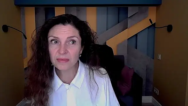 EllaLong online show from 10-14-25, 11:33