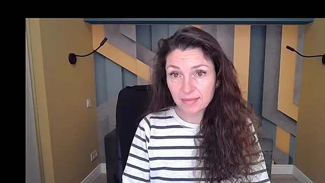 EllaLong online show from 12-05-25, 12:36