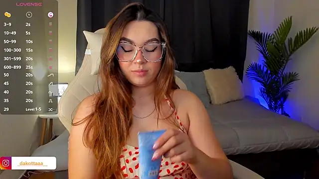 dakottaa  online show from 10-25-25, 11:21